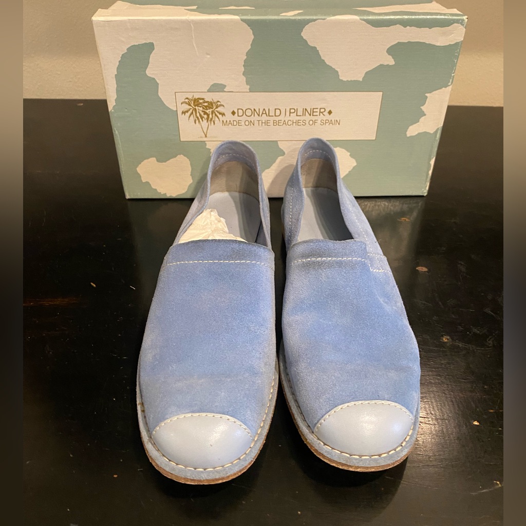 Donald Pliner Seude Flats Blue Seude Size 7.5 Preowned